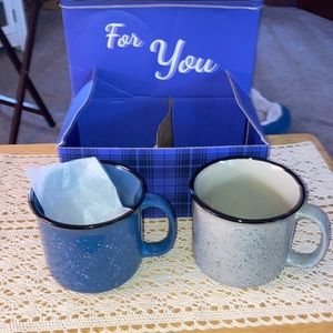 - Two beautiful box coffee mugs